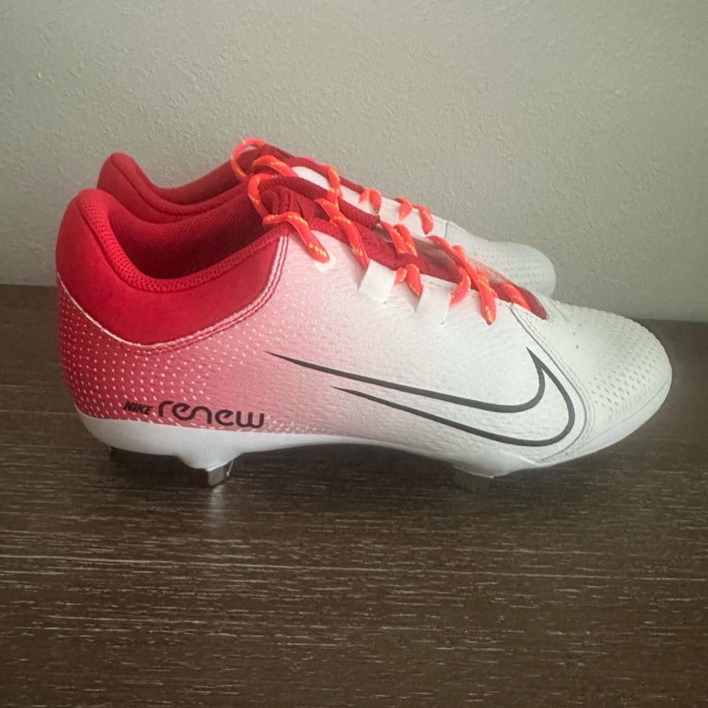 Nike Women’s Softball Cleats- Size 10